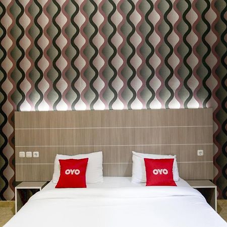 Super Oyo 2320 Hotel Charvita Kupang  Zewnętrze zdjęcie