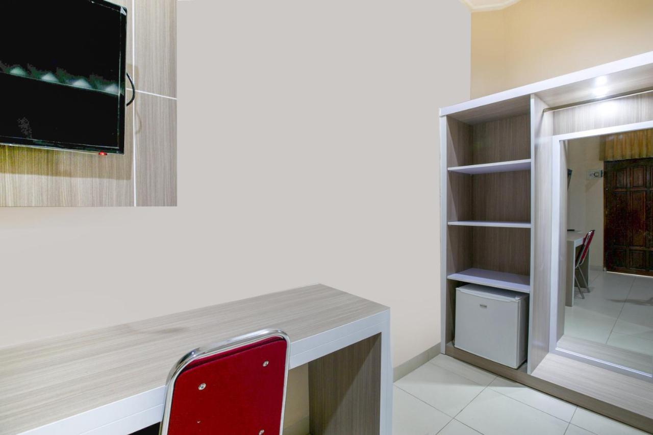 Super Oyo 2320 Hotel Charvita Kupang  Zewnętrze zdjęcie