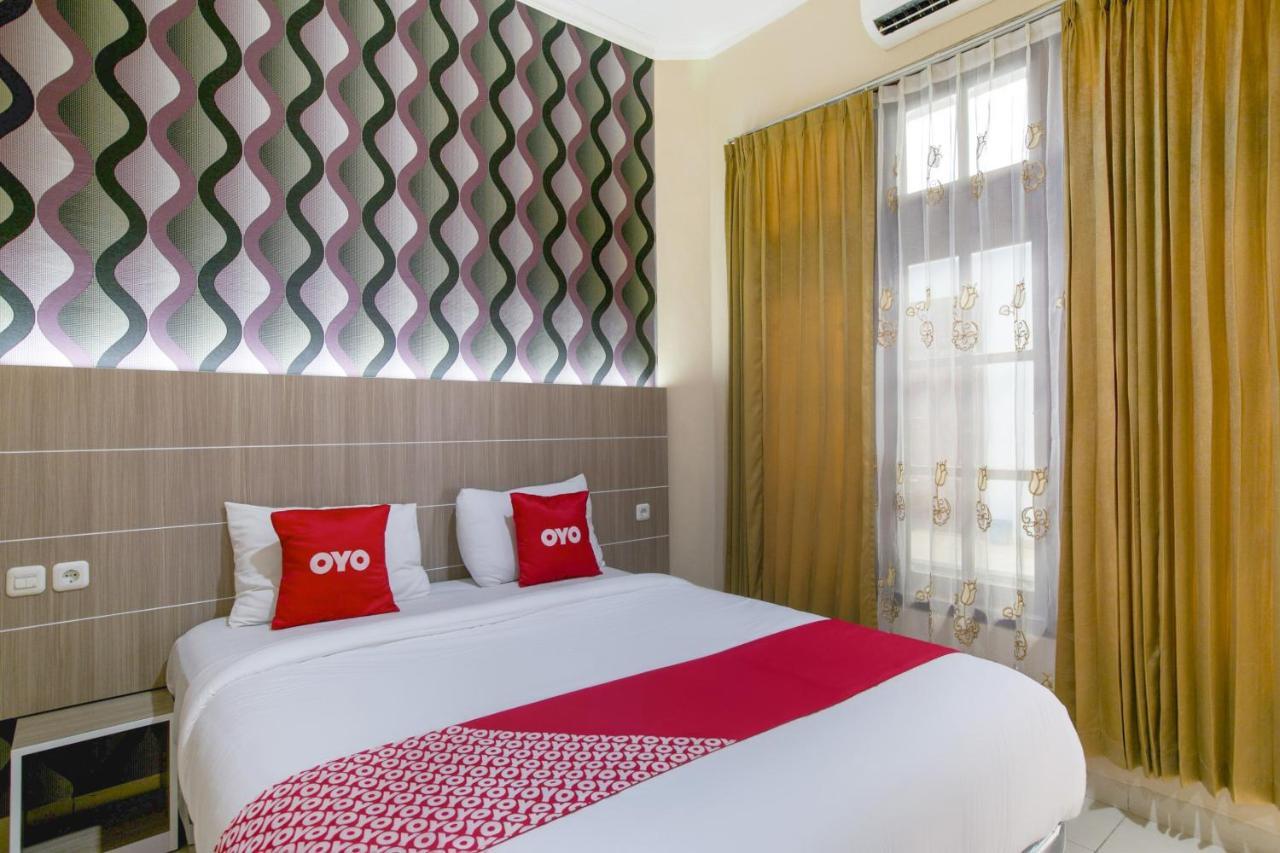 Super Oyo 2320 Hotel Charvita Kupang  Zewnętrze zdjęcie