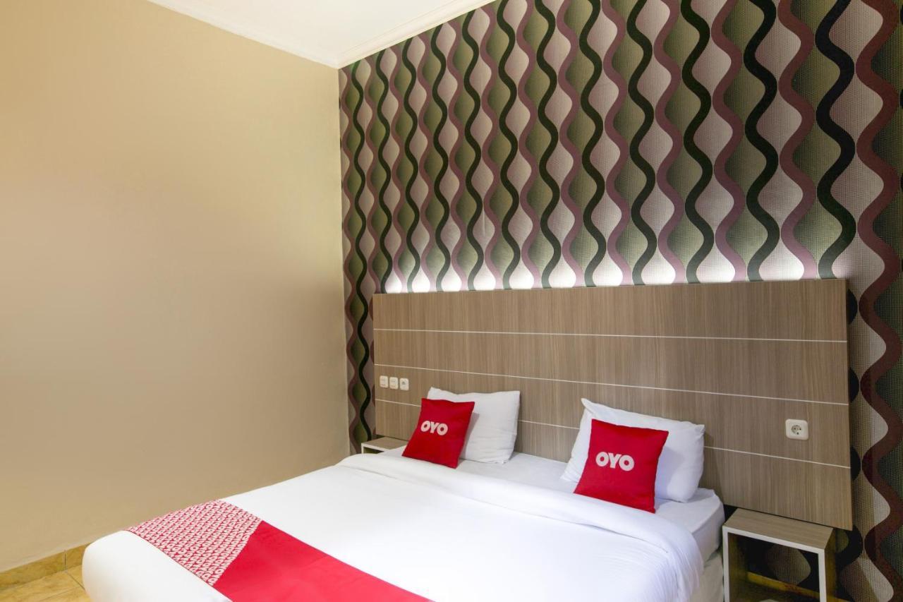 Super Oyo 2320 Hotel Charvita Kupang  Zewnętrze zdjęcie