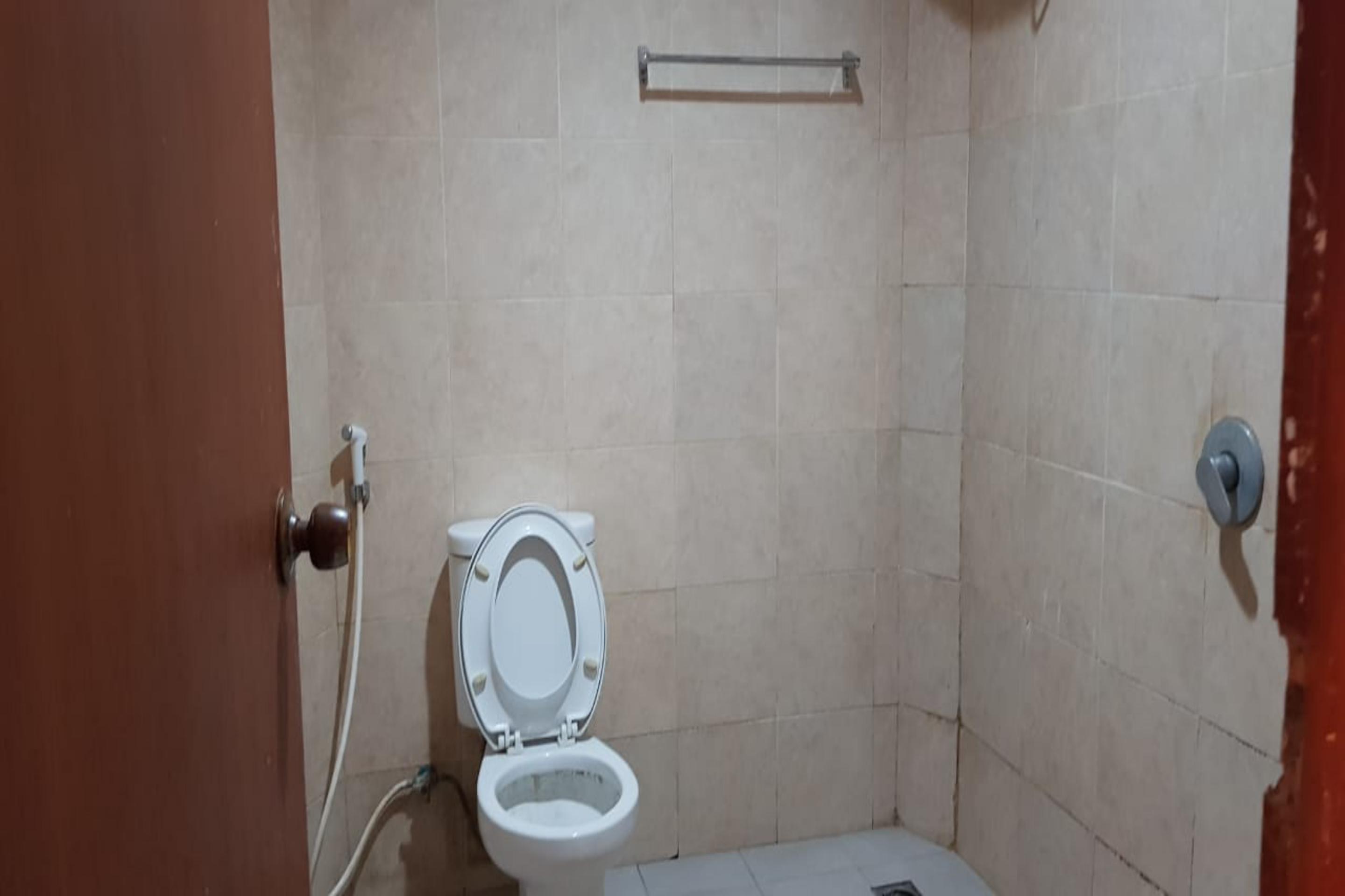 Super Oyo 2320 Hotel Charvita Kupang  Zewnętrze zdjęcie