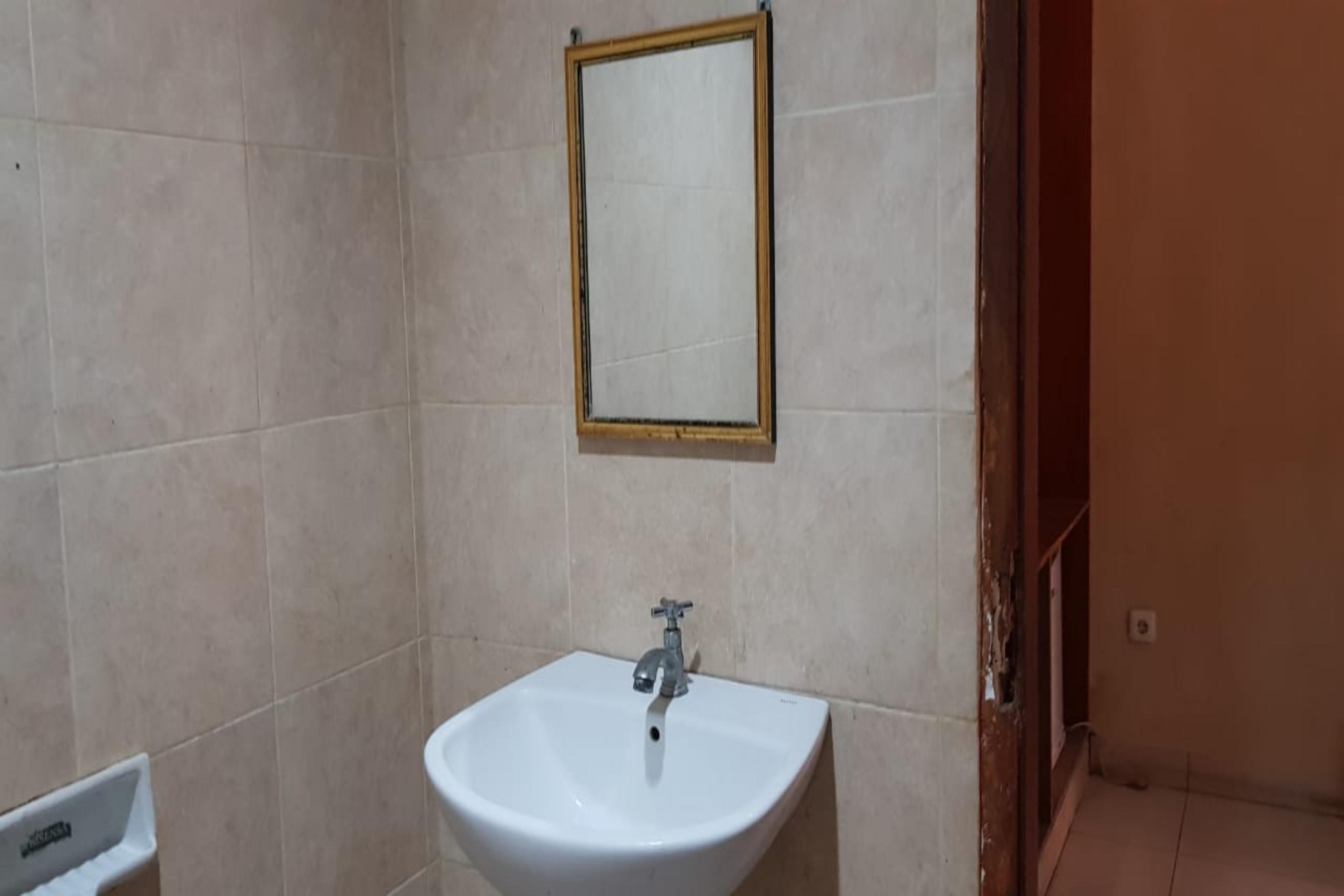 Super Oyo 2320 Hotel Charvita Kupang  Zewnętrze zdjęcie